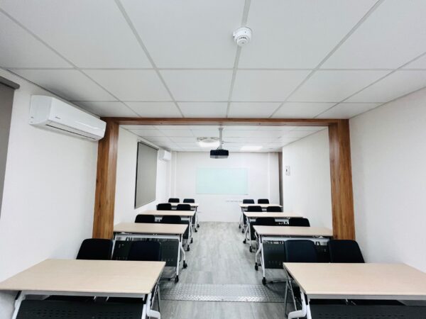 新竹市園區大會議室租借(周一到五)(9am-5pm)